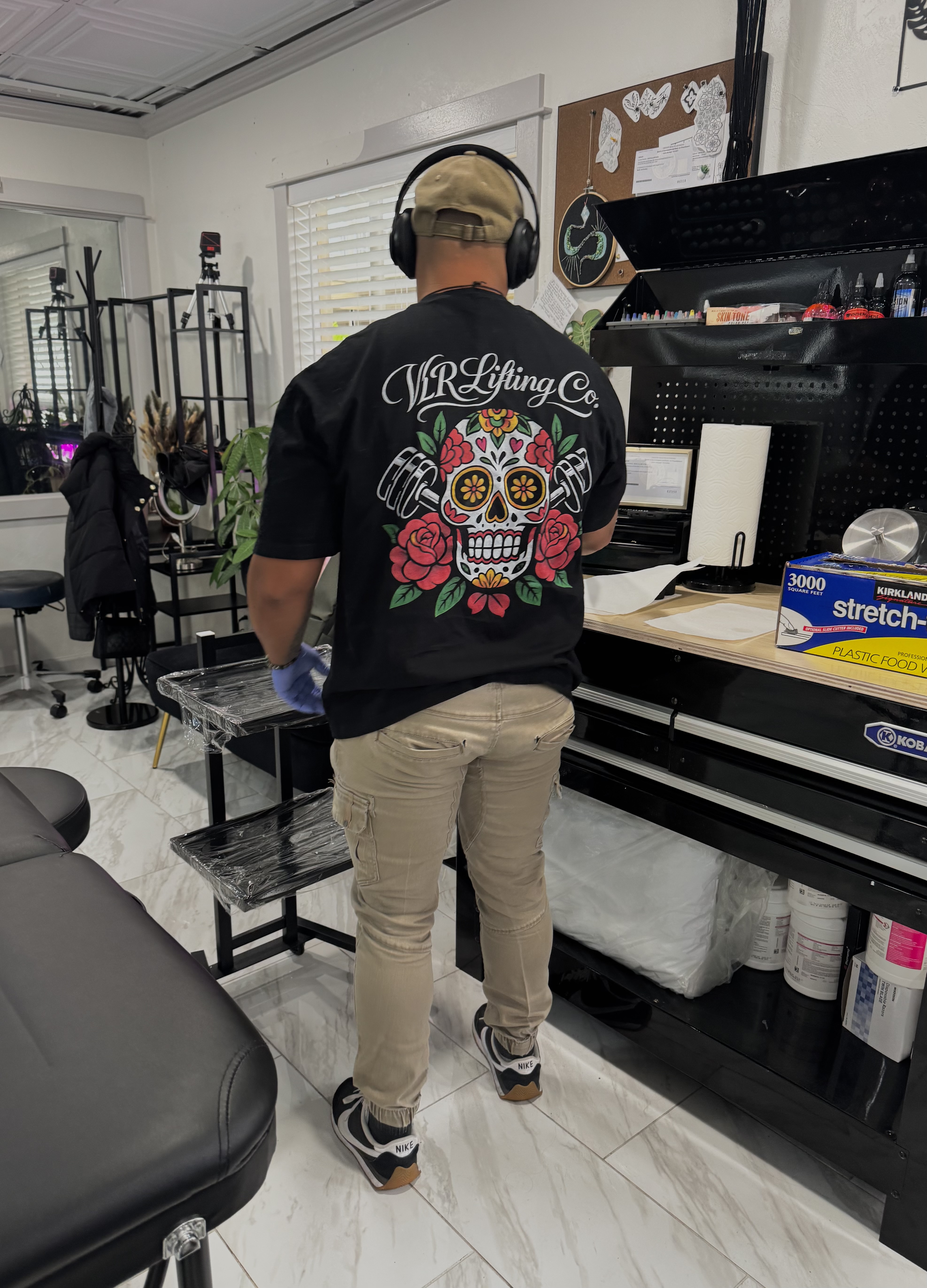 VLR familia repping VLR gear