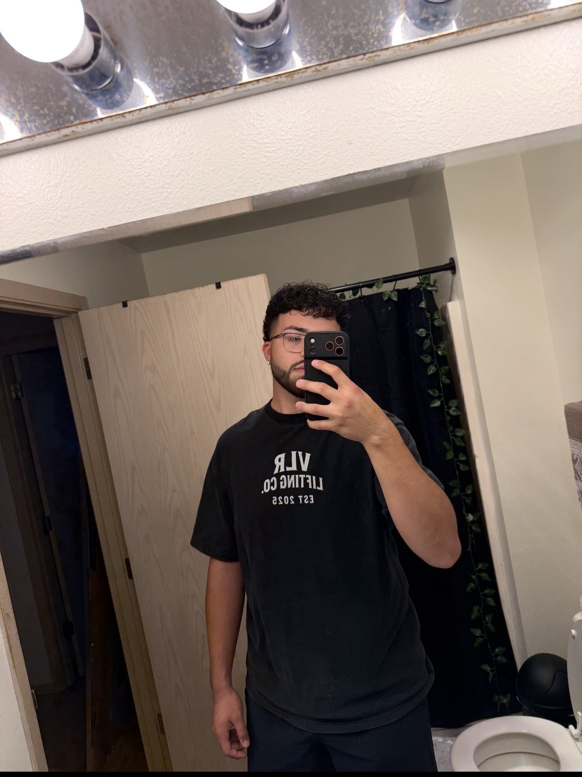 VLR familia repping VLR gear