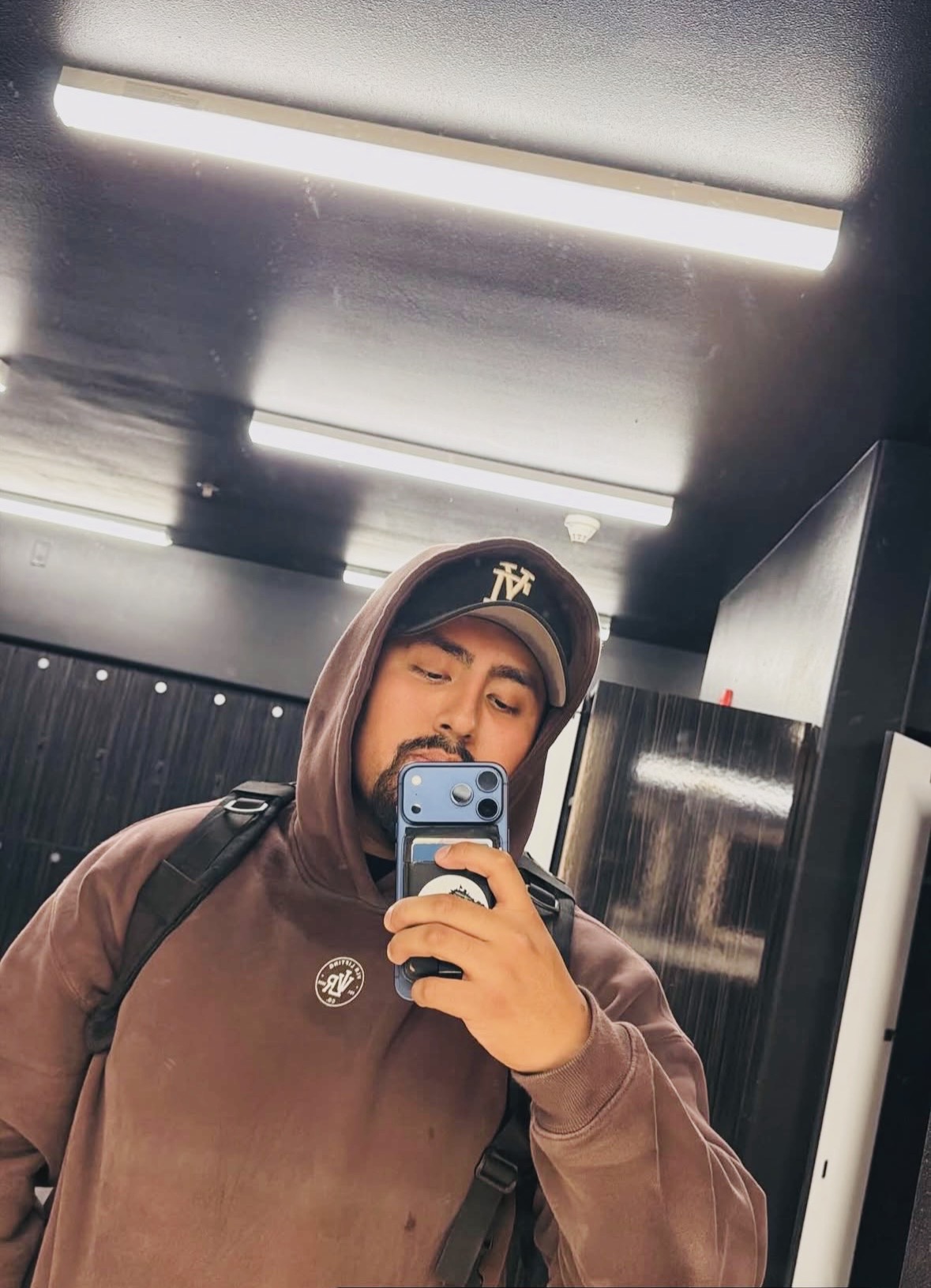 VLR familia repping VLR gear